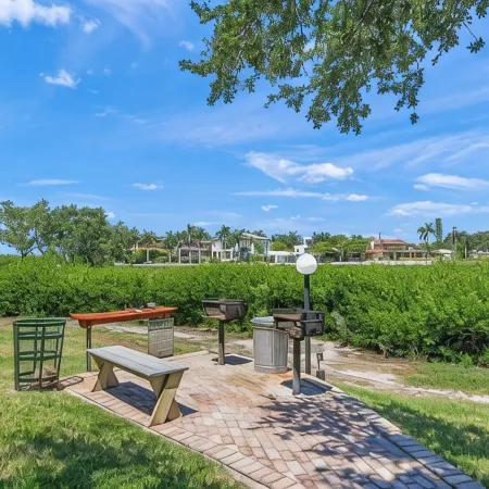 Siesta Key Beach Condo • 2BR, 3 bed, 2 1/2 bathroom, Duplex Condo • Heated Pool