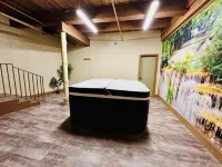 Summer Weekends Are Ready! Hot Tub, Sauna, Lake Front! 2 Bedrooms, 2 Full Baths!