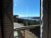 Spacious 6-bedroom lodge with stunning lake views of Table Rock Lake in Branson!