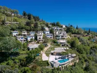 Valeni Boutique Hotel & Luxury Spa فنادق في ماكرينيتسا