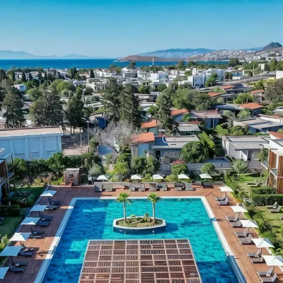 Celeste Bella Luxury Hotel & Spa Hotels near Midtown Mall