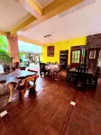 Lakefront Getaway, Taal Volcano Views. Perfect for Relaxation & Adventure!