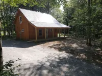 3BR Lacona Cabin: AC, Trails Access, Family + Pet-Friendly
