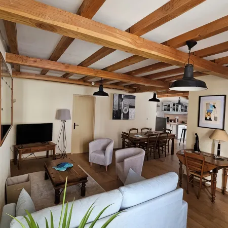 Les Cols du Ventoux - "Col de la Madeleine" apartment in the heart of the village of Bédoin.