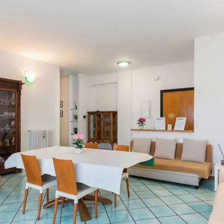 Casa Elan Salerno, large and bright apartment, a stone's throw from the beach
