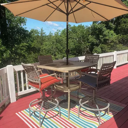 Charming 2-bdrm house with AC, WiFi in Cherokee Village with amazing river views