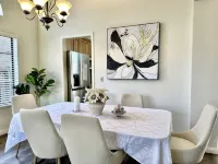 Charming 3-bedroom bungalow with WiFi and AC in delightful Folsom
