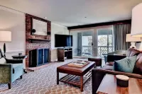 Luxury Riverfront Condo w/ sunrise & sunset views - 4-Star