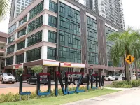 Icon2 Condo in IOI City Mall Putrajaya, Pool View Hotels in Serdang