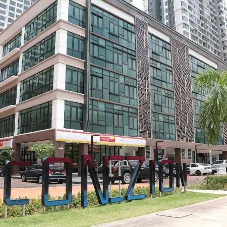 Icon2 Condo in IOI City Mall Putrajaya, Pool View Отели в г. Серданг