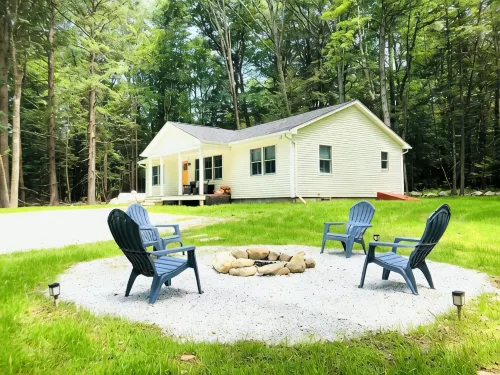 Adventure Ready Ranch Sleeps 10 & 0.7 mi to GB Main St. Wi-Fi + Hot Tub. - พร้อมWifi