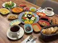 فريزيا فاميلي هوتل Hotels near رصيف ميناء الحريم
