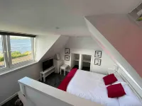 The Wee Cottage by the Ferry Hotels in 
