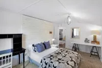 Vintage Coastal Cottage 7bed/3bath - 3-Star