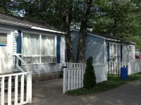 Wasaga Beach walk to main end Free Parking Free Wifi Hotels in Wasaga Beach