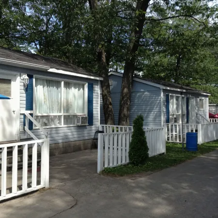 Wasaga Beach walk to main end Free Parking Free Wifi