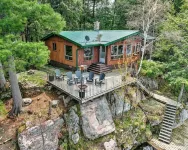 Panorama Lakefront Cottage - Homestays