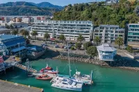 Magic Sunsets & Waterfront Views Apartment Hotels in 