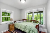 Lakefront Cabin w/ Private Dock, Kayaks + Firepit - Alppimaja
