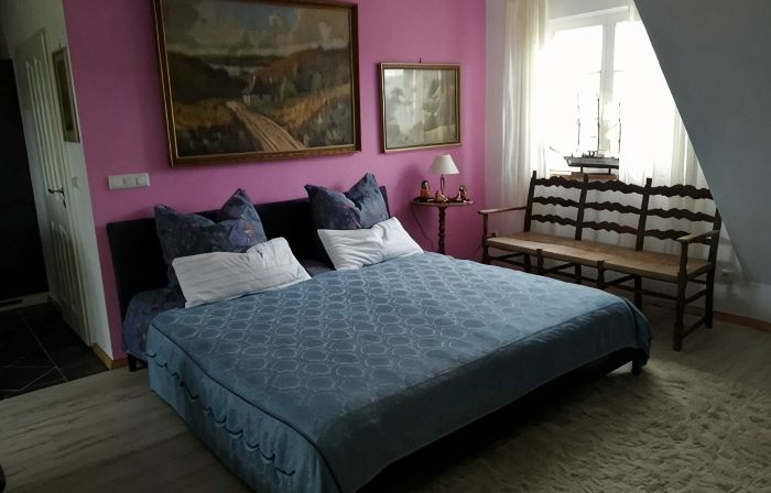 Cozy apartment overlooking the greenery on the Lindenhof