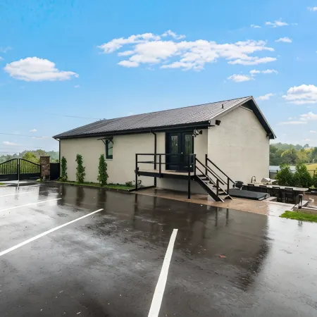 Norris Lake Stooksbury Lodge Perfect for Side by Side’s, Families, and Fishing!