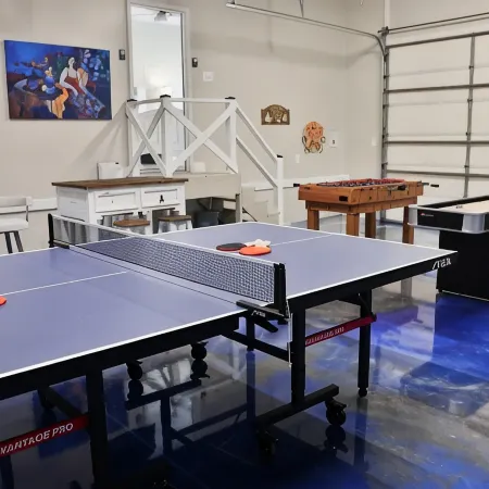 Stunning Lake House w/Large GAMEROOM