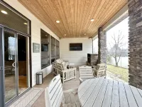 Stunning custom comfy home in quiet NW Billings