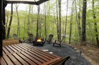 Blvck Cabin 1  w/ Wood  HotTub  Near Bushkill Falls