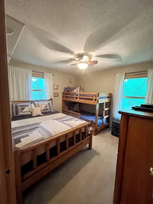 Lakeshore cabin