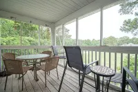 St James Hideaway: Charming 2-bedroom condo with WiFi, AC in lovely Southport - 3 estrellas