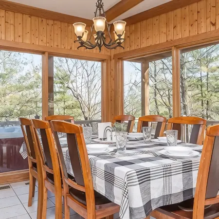 Unique Massanutten Lodge, Hot Tub, Game Room w/foosball and Gorgeous Views!!