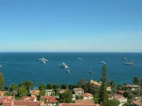 Sea view garden apartment with pool option. Near beach between Nice and Monaco 埃茲住宿飯店