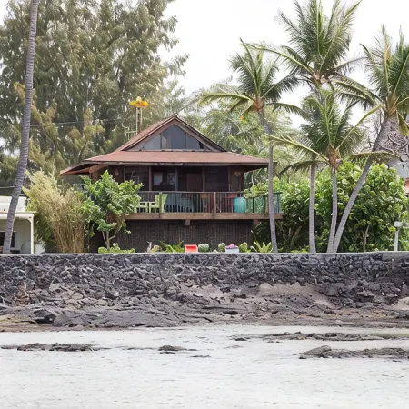 Hawaii Oceanfront 1-bedroom Cottage