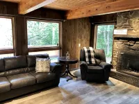 Charming Family Ski Chalet Less Than 5 minutes Drive to Okemo/Jackson Gore - Wifi