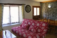 Pretty apartment which kept the charm of the houses of the region