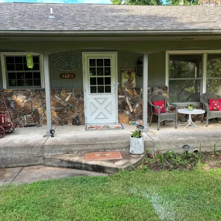 Effie's -  An inviting home with lovely views of Table Rock Lake Отели в г. Шелл Ноб