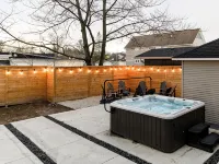 4 BR Beach Cottage: Hot Tub- Firepit-Table tennis Hotels in Wasaga Beach