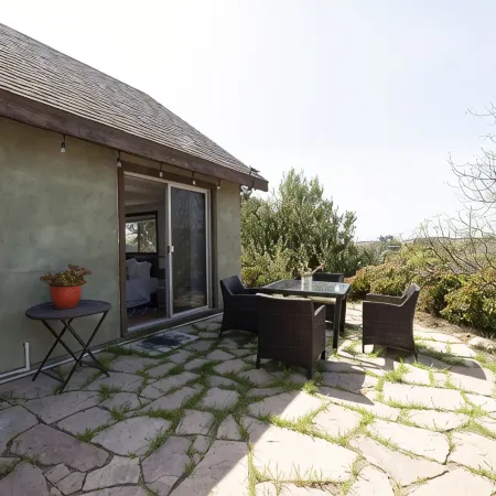 30% OFF! Malibu Serene Cottage w/King Bed • Beach View • BBQ