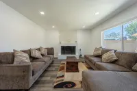 Peaceful Escape: near LAX / Long Beach/ Sofi /Forum/ wlk 2 Dignity Sport Park