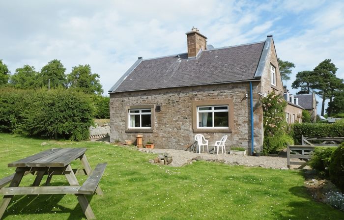 Wild Rose in Rural Location with Lovely Views on a Working Farm with Walks