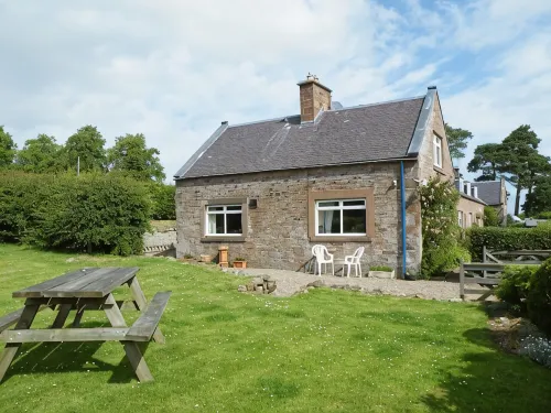 Wild Rose in Rural Location with Lovely Views on a Working Farm with Walks