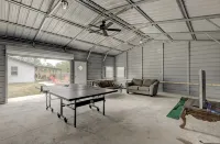 OU-Walk to Main St- Big Deck- Patio -Fire Pit -Man Cave - 방갈로