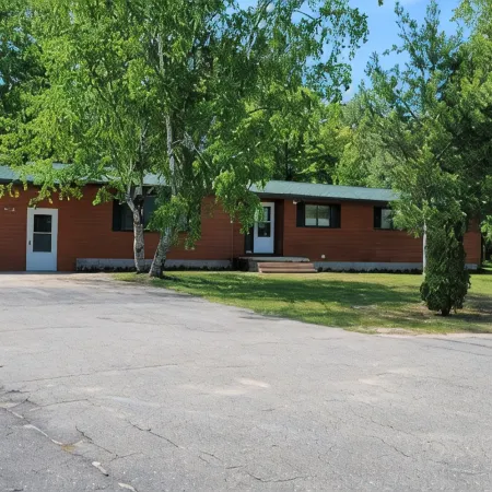 Remodeled 4 bedroom home in downtown Paradise next to our Fresh Coast Cafe