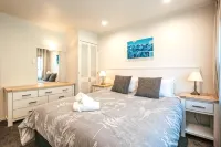 Onetangi Beach Apartments - Parking