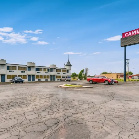 Camelot Inn