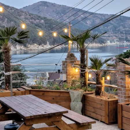 Ha-Wahyeon HOUSE: Great location, views and vibe!