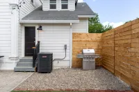 Room for Everyone! 7Br, 6.5BA Wine Country Retreat Near Downtown - 4-Star