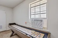 Stay Local - Gameroom near Amphitheater and Baseball - 3つ星