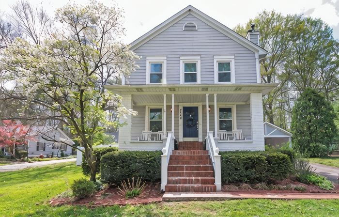 Entire Louisville Home w/Private Hot Tub - Quiet - Families - Extended Stays