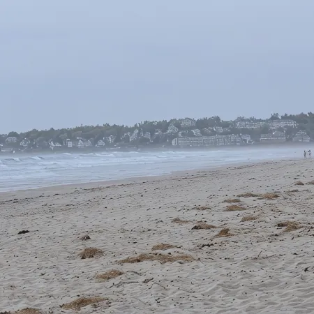 Condo Rental - Short Walk to Footbridge Beach
